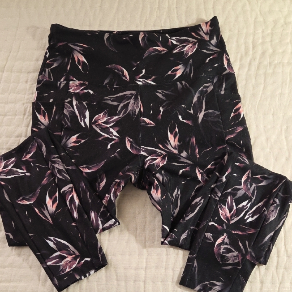 Bally Black and Coral Botanical Leggings Size L